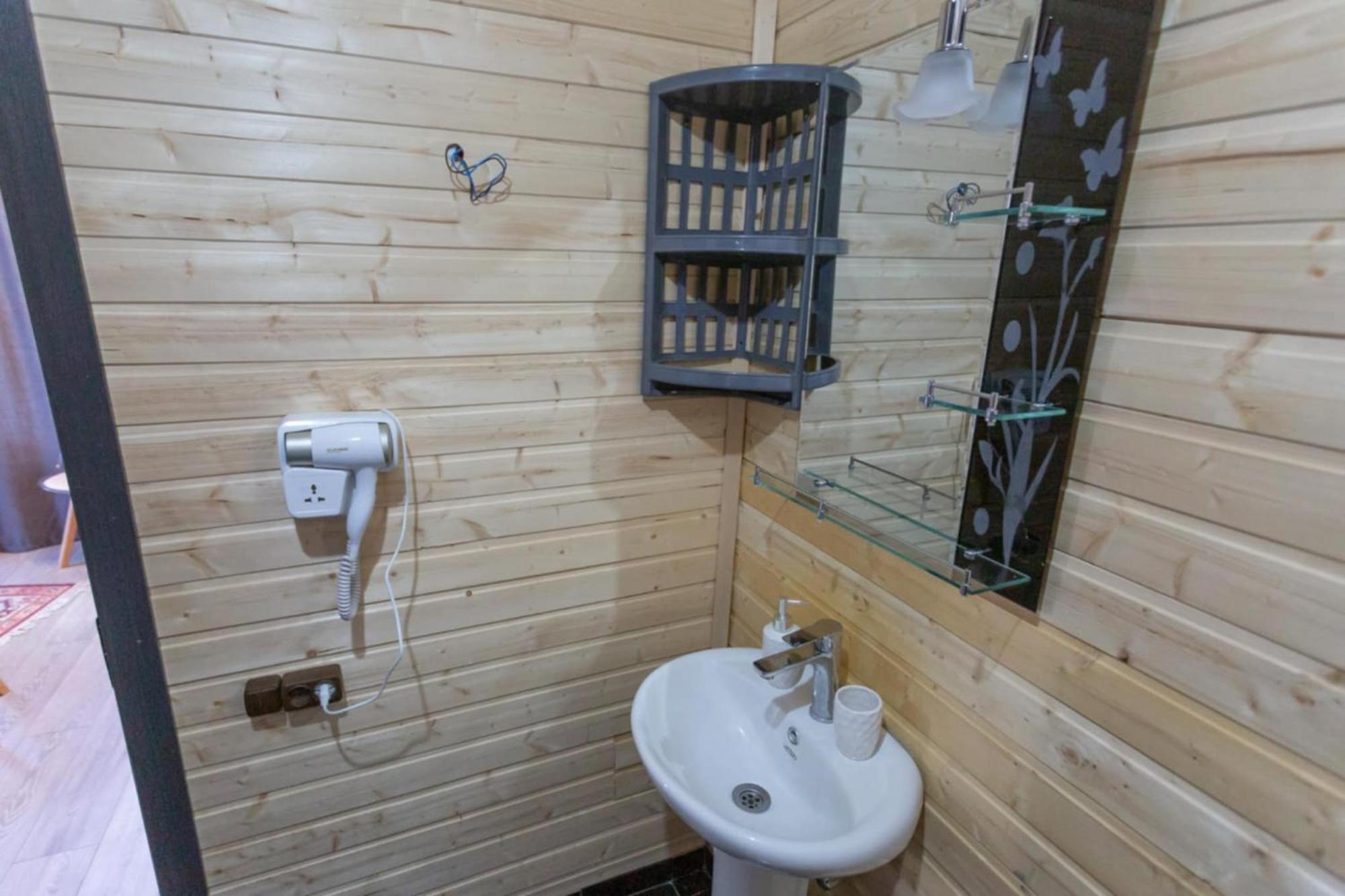Inga Jafaridze Guesthouse Pele Местия Экстерьер фото